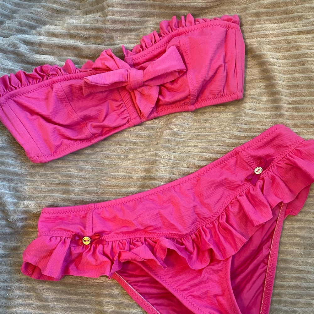 Betsey Johnson Hot Pink Strapless Bikini Top(M) Matching Hot Pink Bottom(M)